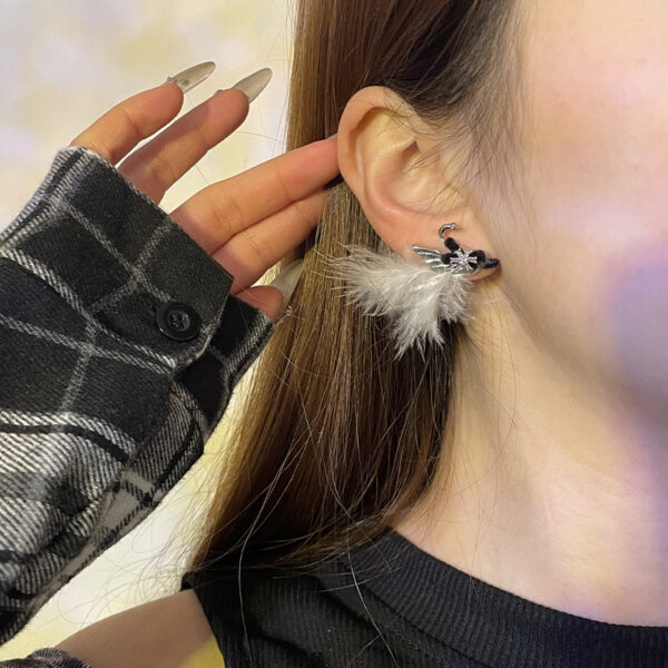 Swan Feather Snowflake Ear Stud Female Autumn And Winter - Image 2
