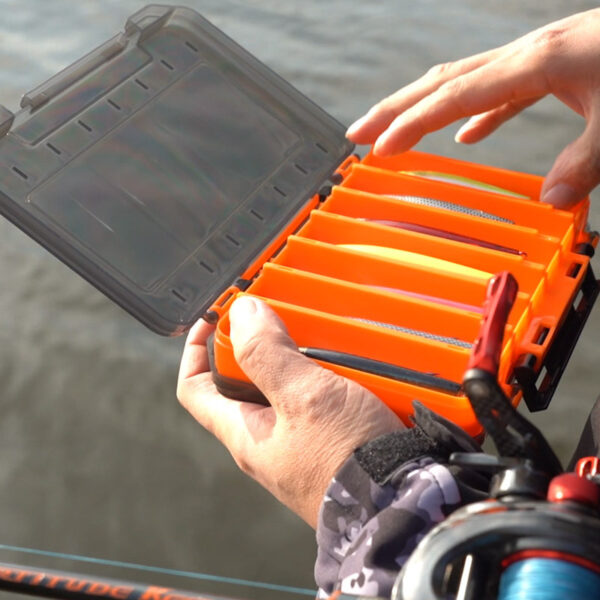Multifunctional double-layer bait storage box - Image 10