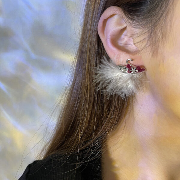 Swan Feather Snowflake Ear Stud Female Autumn And Winter - Image 4