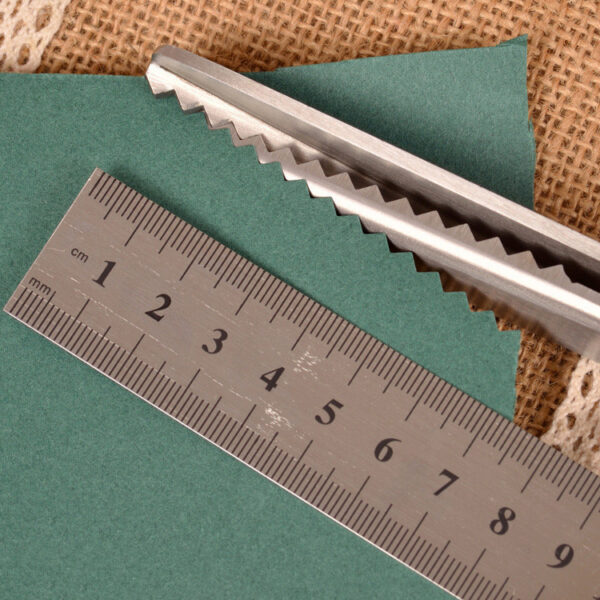 Stainless steel serrated scissors - Image 5