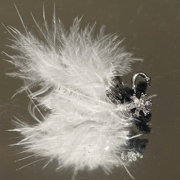 Swan Feather Snowflake Ear Stud Female Autumn And Winter